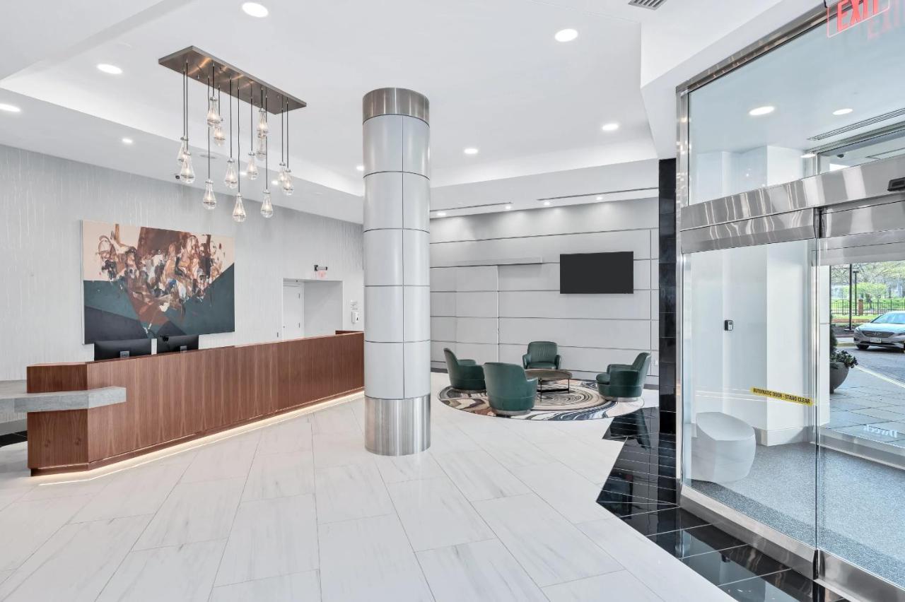 Modern & Charming Apt With Rooftop @Pentagon City อาร์ลิงตัน ภายนอก รูปภาพ