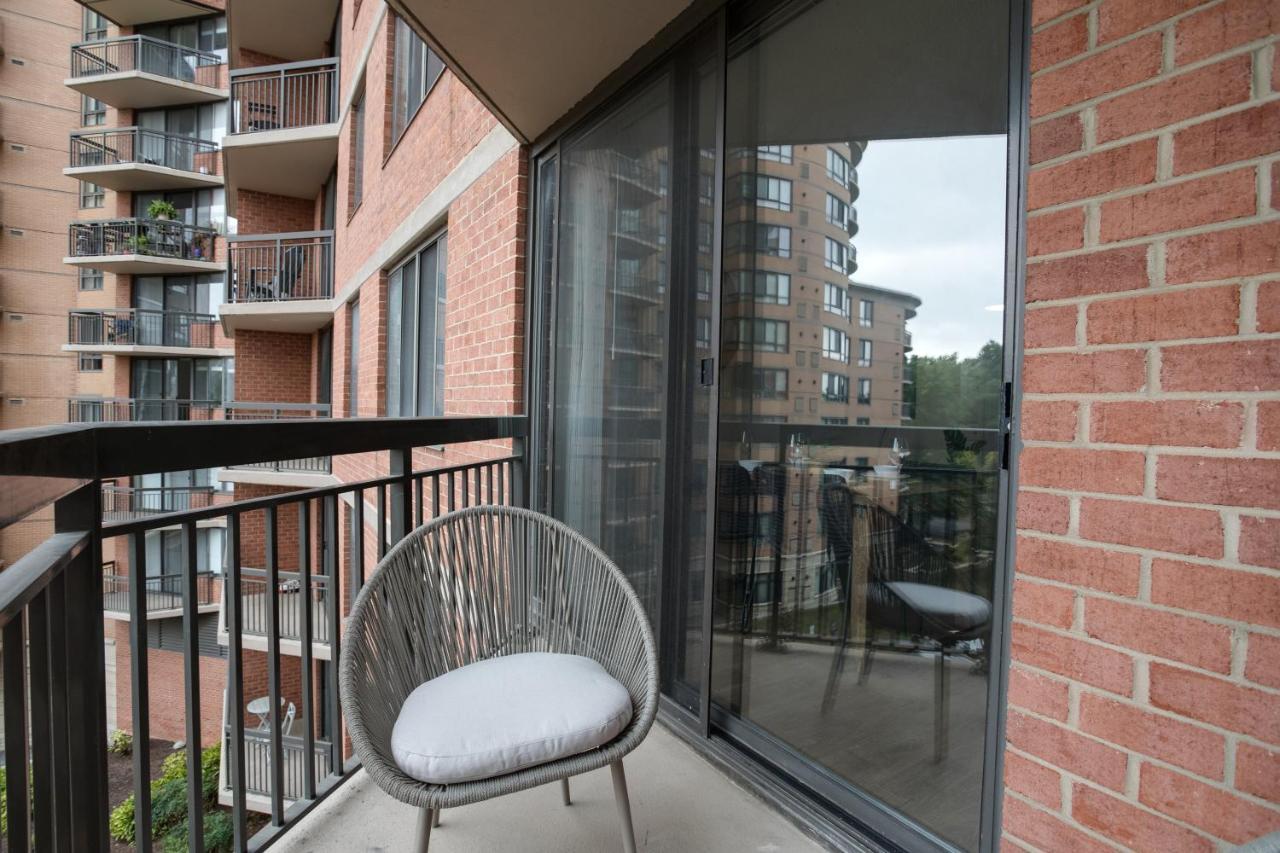 Modern & Charming Apt With Rooftop @Pentagon City อาร์ลิงตัน ภายนอก รูปภาพ